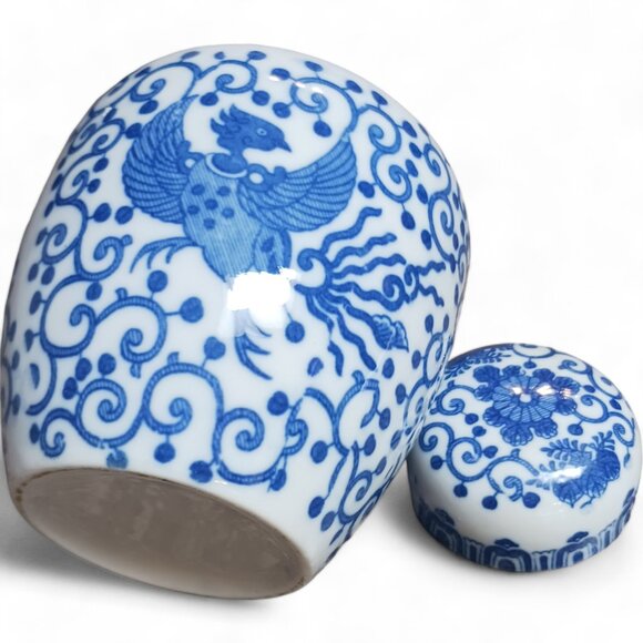 Vintage 1950s Japanese Cobalt Blue Flying Phoenix Ginger Jar with Lid – Ceramic - Picture 5 of 11